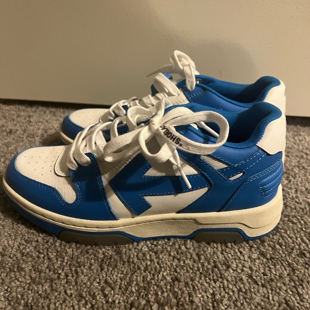 AUTHENTIC OFF WHITE SNEAKERS
